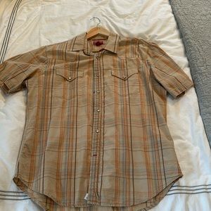 Guess short sleeve button down shirt. Size L
